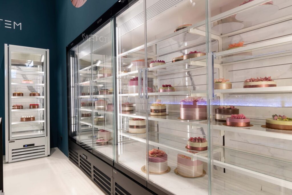 Totem Gelateria BT, vitrine à glaces et semifreddi 1 porte, L 635 mm, groupe à distance – Frigomeccanica Totem Gelateria BT, vitrine à glaces et semifreddi 1 porte, L 635 mm, groupe à distance – Frigomeccanica